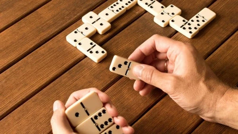 How to play dominoes to always win